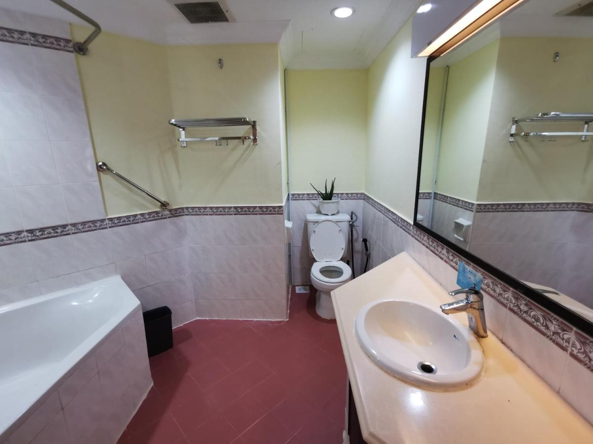 Lotus Desaru Beach Resort, 2 Bdrms, W/Splash Park Bandar Penawar المظهر الخارجي الصورة