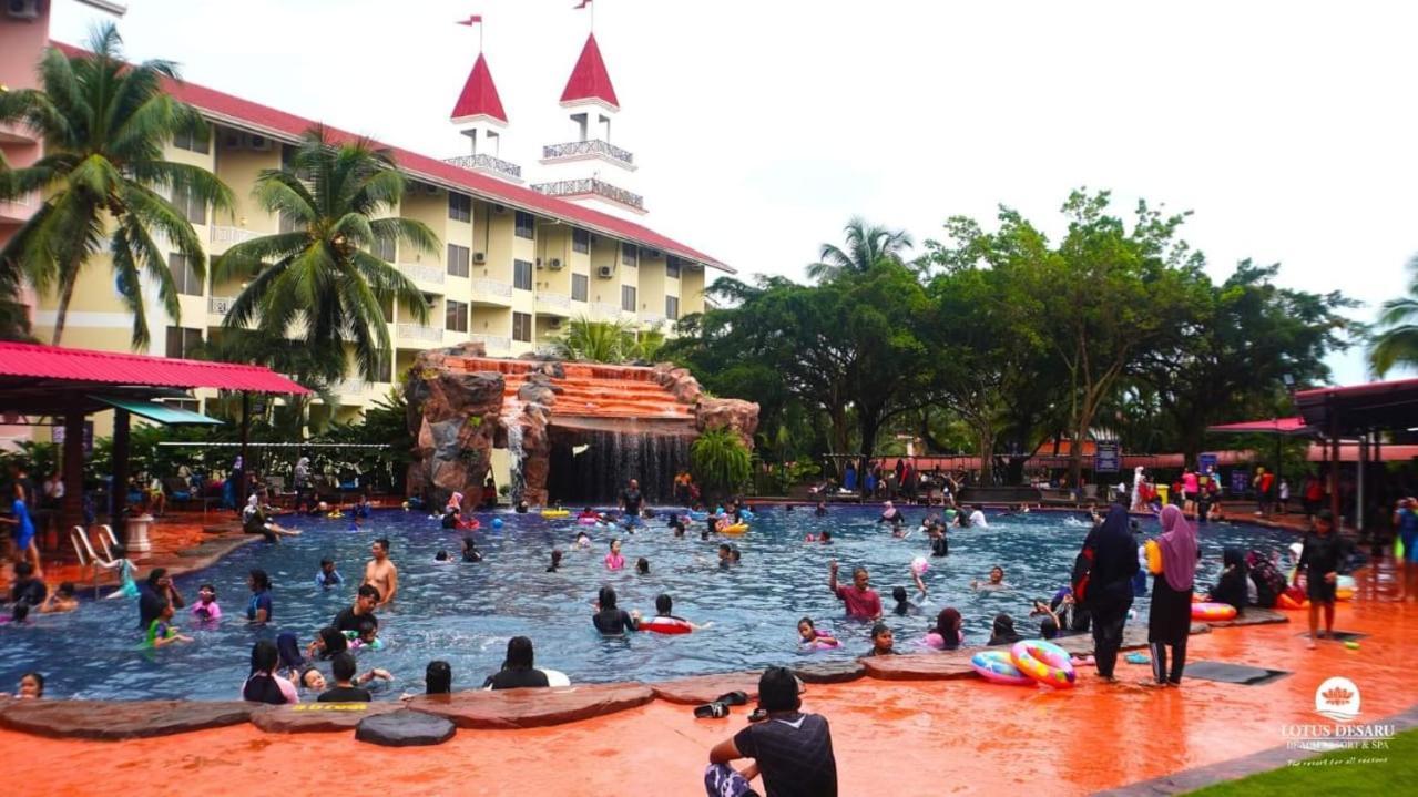 Lotus Desaru Beach Resort, 2 Bdrms, W/Splash Park Bandar Penawar المظهر الخارجي الصورة